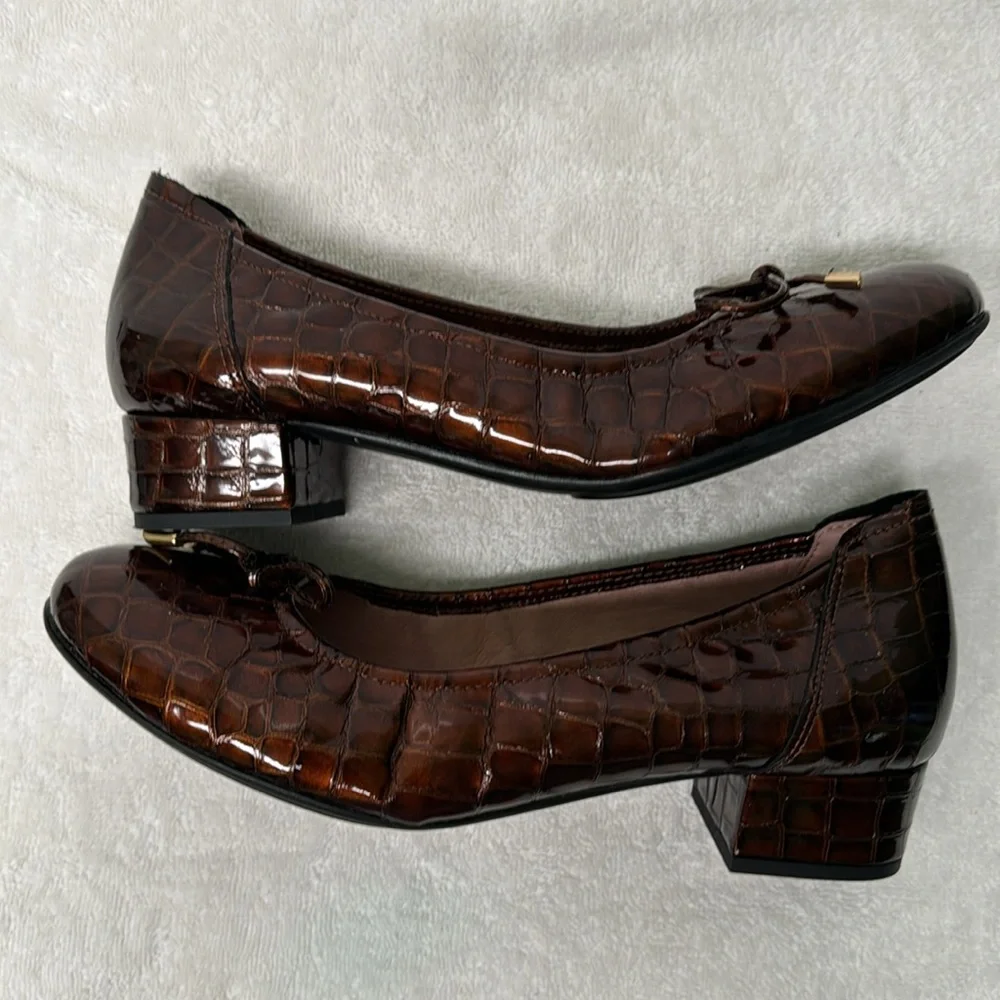 Sabrinas Brown‎ Alligator Pumps Size 40 or US 9.5-10